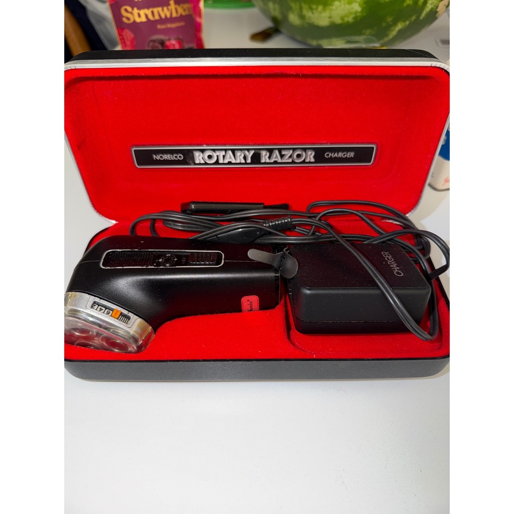 Vintage Norelco Rotary Razor Tripleheader Shaver HP 1308 Black with Case Cord